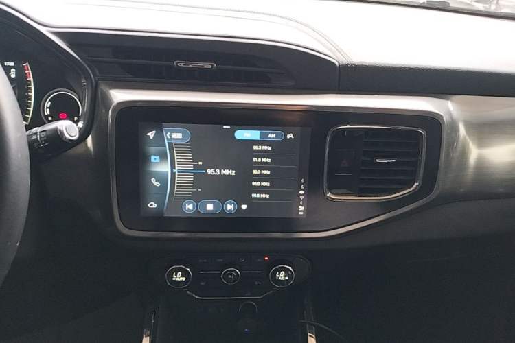 Used Chery Tiggo 8 2018 1.5 TCI Manual Prestige 7-Seater Audio And AC Panel