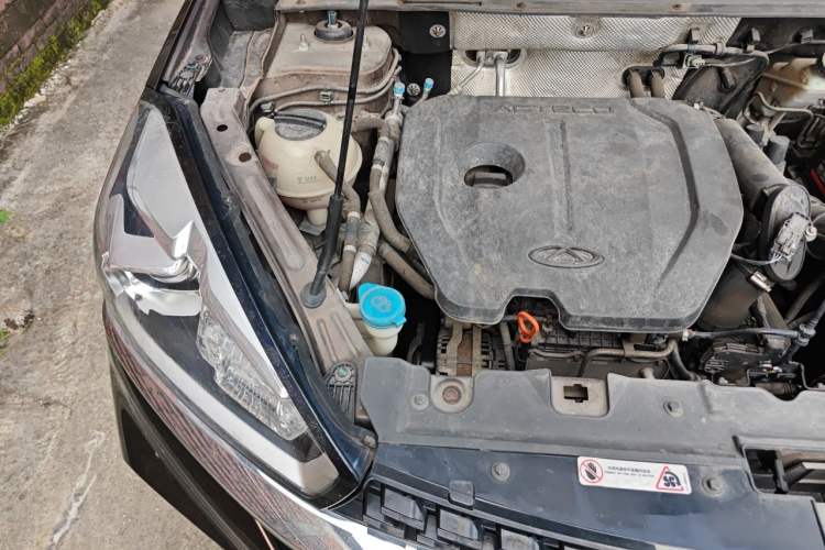 Used Chery Tiggo 8 2018 1.5 TCI Manual Luxury 5-Seater Engine Bay Right