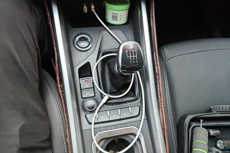 Used Chery Tiggo 8 2018 1.5 TCI Manual Luxury 5-Seater Gear Lever