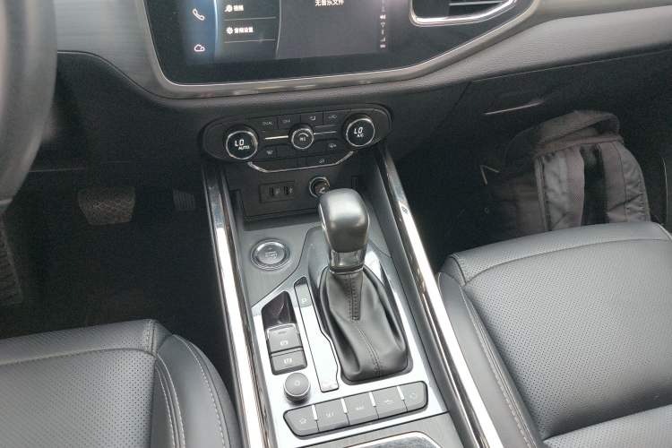 Used Chery Tiggo 8 2018 1.5 TCI Automatic Prestige 5-Seater Gear Lever