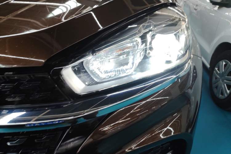 Used Chery Tiggo 8 2018 1.5 TCI Automatic Prestige 5-Seater Left Front Headlight