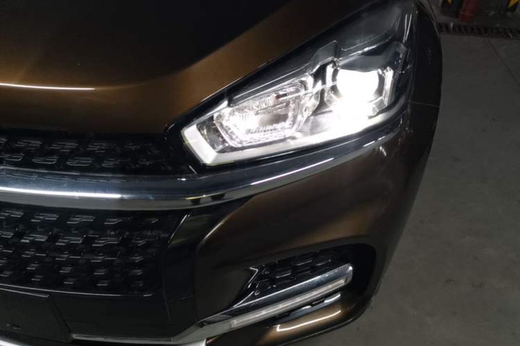 Used Chery Tiggo 8 2018 1.5 TCI Automatic Luxury 7-Seater Left Front Headlight