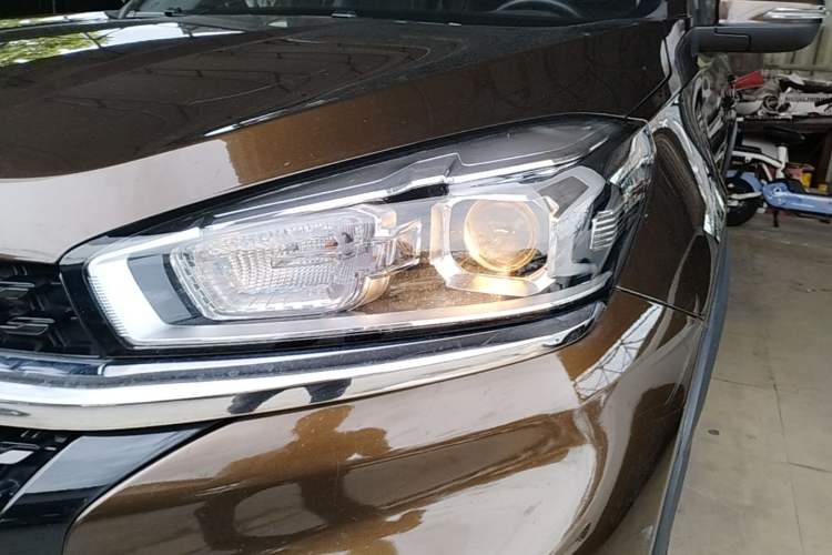 Used Chery Tiggo 8 2018 1.5 TCI Manual Prestige 7-Seater Left Front Headlight