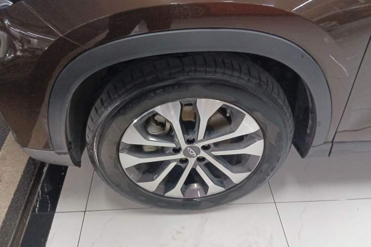 Used Chery Tiggo 8 2018 1.5 TCI Manual Luxury 5-Seater Left Front Wheel Hub