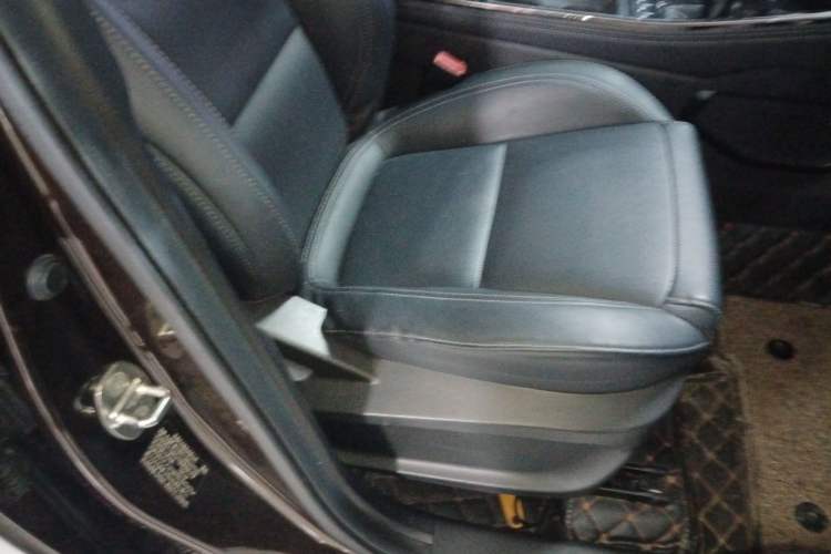Used Chery Tiggo 8 2018 1.5 TCI Manual Luxury 5-Seater Right Front Seat