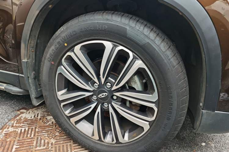 Used Chery Tiggo 8 2018 1.5 TCI Automatic Luxury Model 5 Seats Right Front Wheel Hub