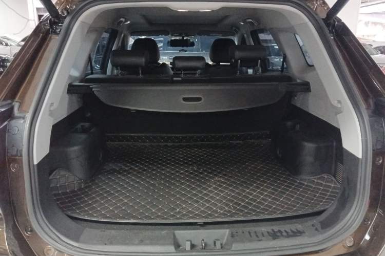 Used Chery Tiggo 8 2018 1.5 TCI Manual Luxury 5-Seater Trunk