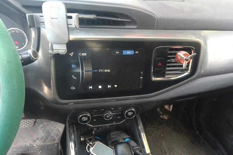 Used Chery Tiggo 8 2018 1.5 TCI Automatic Prestige 5-Seater Audio And AC Panel