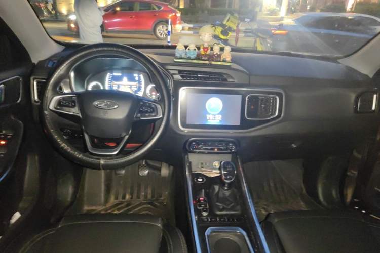 Used Chery Tiggo 8 2018 1.5 TCI Manual Luxury 5-Seater Center Console