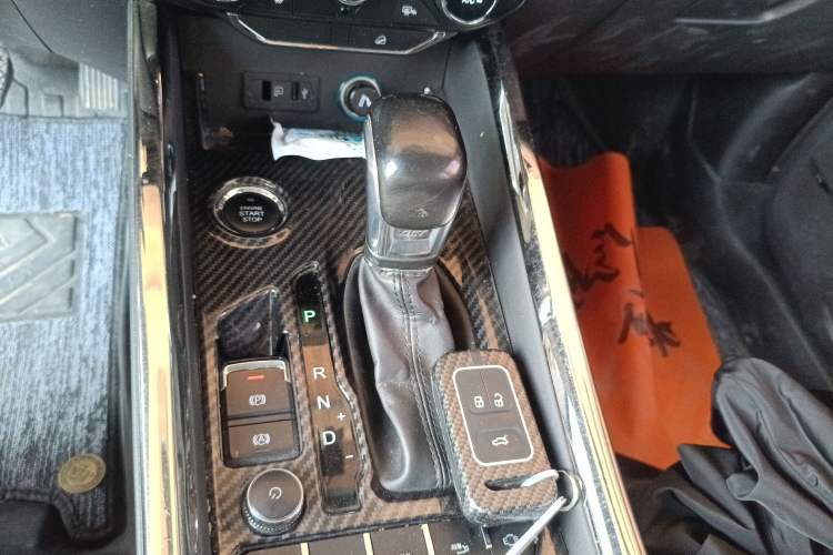 Used Chery Tiggo 8 2018 1.5 TCI Automatic Prestige 5-Seater Gear Lever