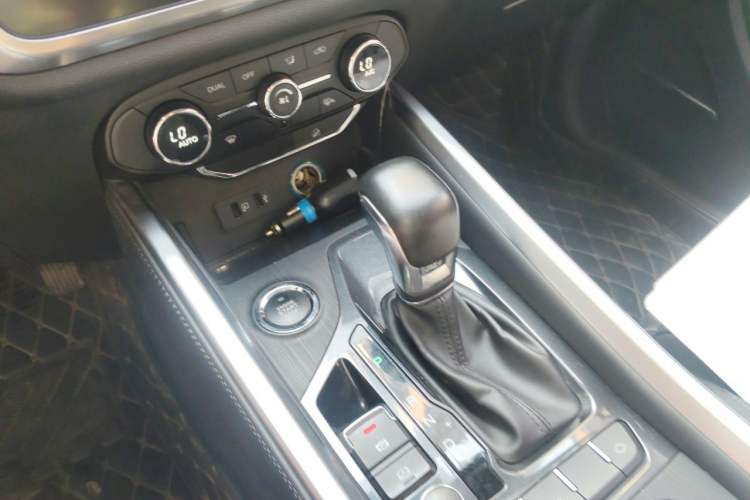 Used Chery Tiggo 8 2018 1.5 TCI Automatic Luxury Model 5 Seats Gear Lever