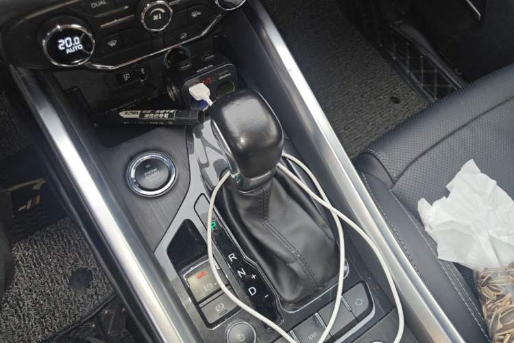 Used Chery Tiggo 8 2018 1.5 TCI Automatic Luxury 7-Seater Gear Lever