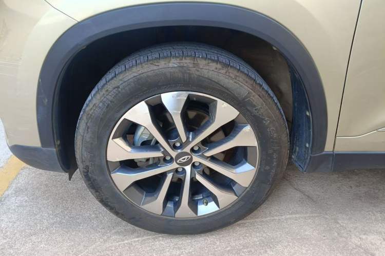 Used Chery Tiggo 8 2018 1.5 TCI Manual Luxury 5-Seater Left Front Wheel Hub