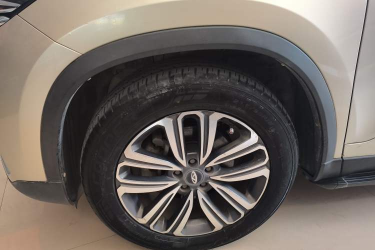 Used Chery Tiggo 8 2018 1.5 TCI Automatic Luxury Model 5 Seats Left Front Wheel Hub