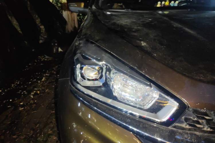 Used Chery Tiggo 8 2018 1.5 TCI Manual Luxury 5-Seater Right Front Headlight