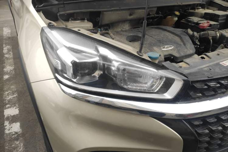 Used Chery Tiggo 8 2018 1.5 TCI Automatic Luxury Model 5 Seats Right Front Headlight
