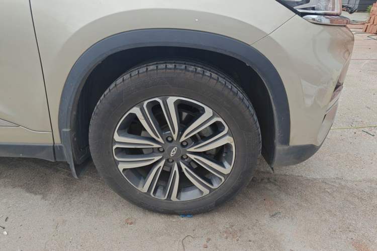 Used Chery Tiggo 8 2018 1.5 TCI Automatic Luxury 7-Seater Right Front Wheel Hub