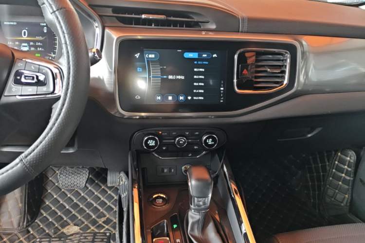Used Chery Tiggo 8 2018 1.5 TCI Automatic Prestige 5-Seater Audio And AC Panel