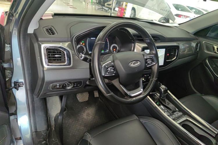 Used Chery Tiggo 8 2018 1.5 TCI Automatic Prestige 7-Seater Center Console