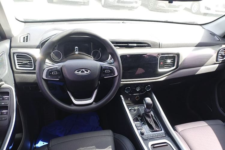 Used Chery Tiggo 8 2018 1.5 TCI Automatic Luxury Model 5 Seats Center Console