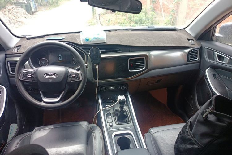 Used Chery Tiggo 8 2018 1.5 TCI Manual Luxury 7-Seater Center Console