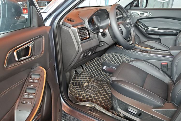 Used Chery Tiggo 8 2018 1.5 TCI Automatic Prestige 5-Seater Driver Seat