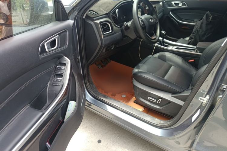 Used Chery Tiggo 8 2018 1.5 TCI Manual Luxury 7-Seater Driver Seat