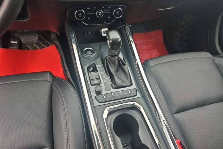 Used Chery Tiggo 8 2018 1.5 TCI Automatic Prestige 7-Seater Gear Lever