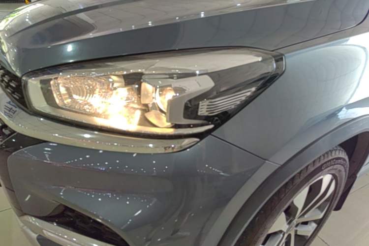Used Chery Tiggo 8 2018 1.5 TCI Automatic Prestige 7-Seater Left Front Headlight