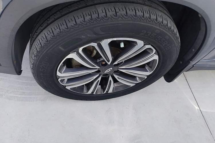 Used Chery Tiggo 8 2018 1.5 TCI Automatic Luxury Model 5 Seats Left Front Wheel Hub