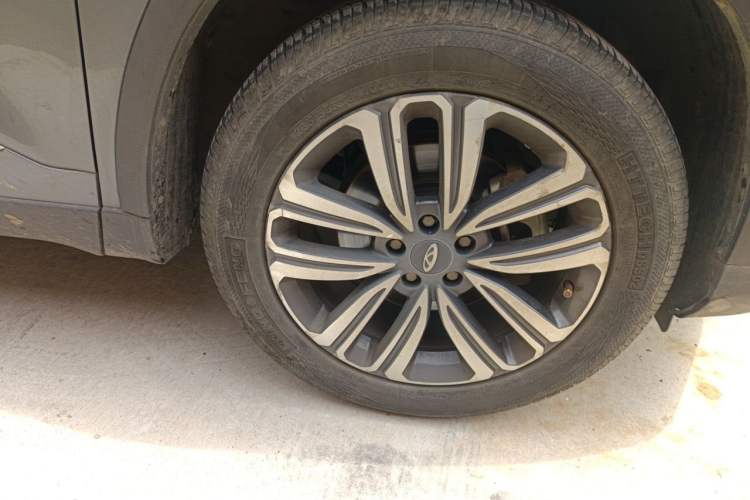 Used Chery Tiggo 8 2018 1.5 TCI Manual Luxury 7-Seater Right Front Wheel Hub