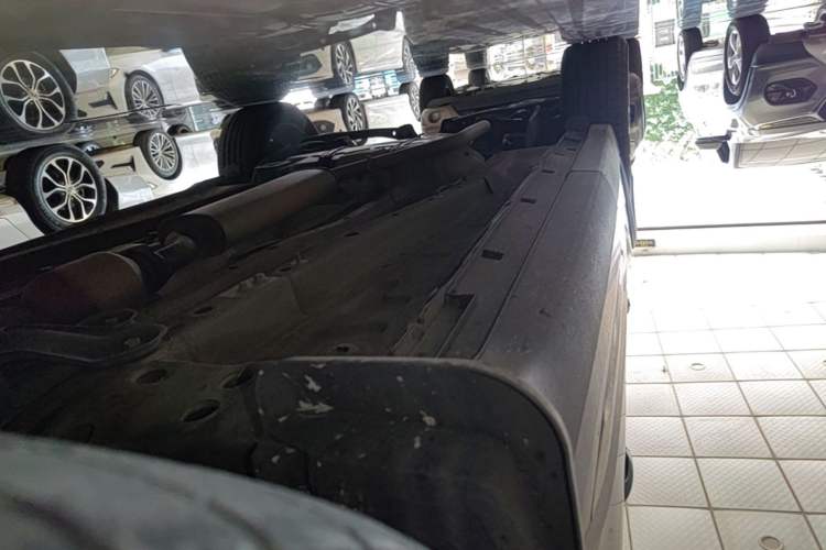 Used Chery Tiggo 8 2018 1.5 TCI Automatic Prestige 7-Seater Right Side Sill