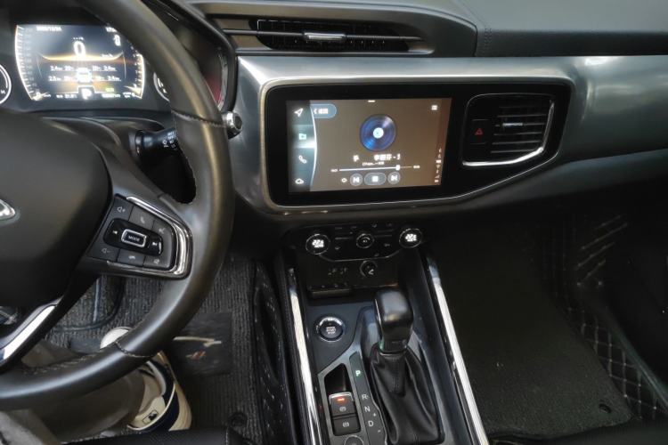Used Chery Tiggo 8 2018 1.5 TCI Automatic Prestige 7-Seater Audio And AC Panel