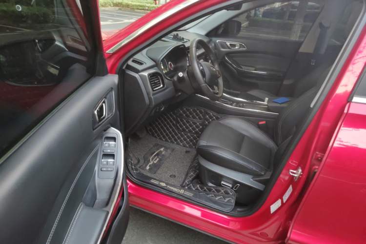 Used Chery Tiggo 8 2018 1.5 TCI Automatic Prestige 7-Seater Interior 3