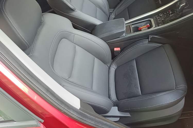 Used Chery Tiggo 8 2018 1.5 TCI Automatic Luxury 7-Seater Right Front Seat