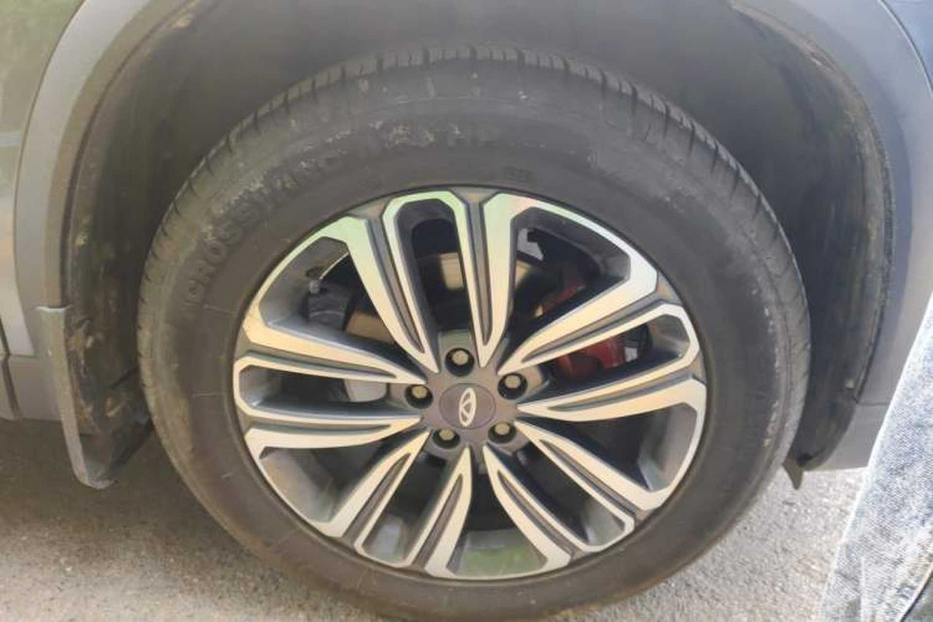 Used Chery Tiggo 8 2018 1.5 TCI Automatic Luxury Model 5 Seats Right Front Wheel Hub