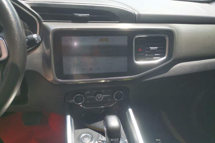 Used Chery Tiggo 8 2018 1.5 TCI Automatic Luxury 7-Seater Audio And AC Panel