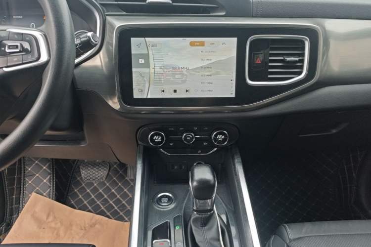 Used Chery Tiggo 8 2018 1.5 TCI Automatic Luxury Model 5 Seats Audio And AC Panel