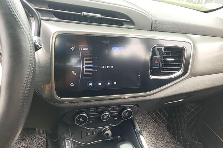 Used Chery Tiggo 8 2018 1.5 TCI Automatic Prestige 7-Seater Audio And AC Panel