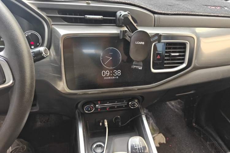 Used Chery Tiggo 8 2018 1.5 TCI Manual Luxury 5-Seater Audio And AC Panel
