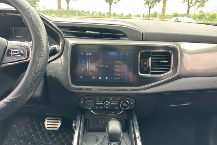 Used Chery Tiggo 8 2018 1.5 TCI Automatic Flagship Model 5-Seater Audio And AC Panel