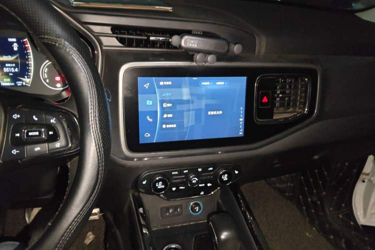 Used Chery Tiggo 8 2018 1.5 TCI Automatic Flagship 7-Seater Audio And AC Panel