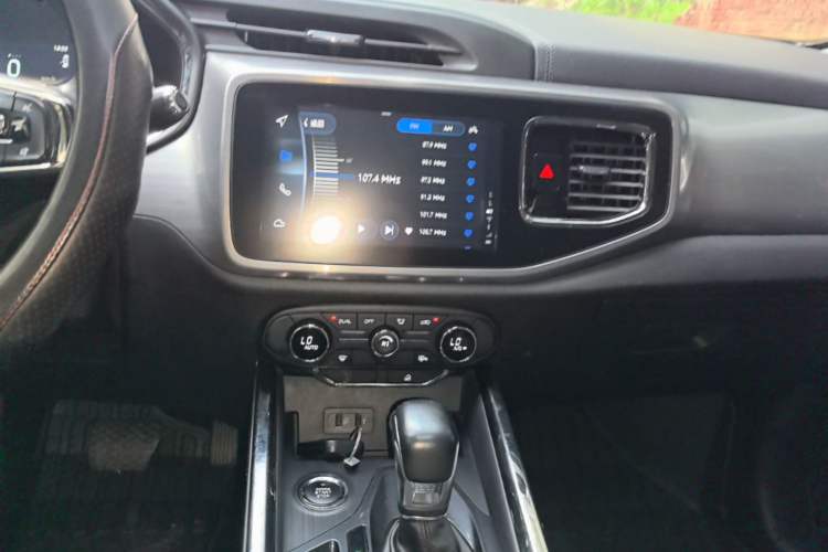Used Chery Tiggo 8 2018 1.5 TCI Automatic Prestige 7-Seater Audio And AC Panel