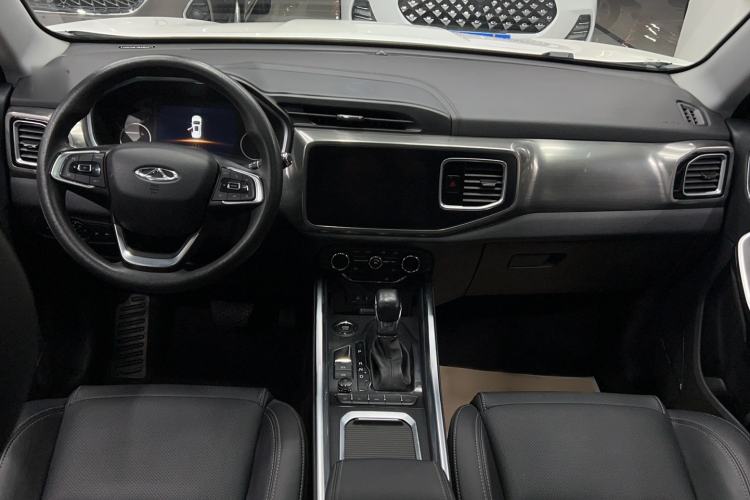Used Chery Tiggo 8 2018 1.5 TCI Automatic Luxury Model 5 Seats Center Console