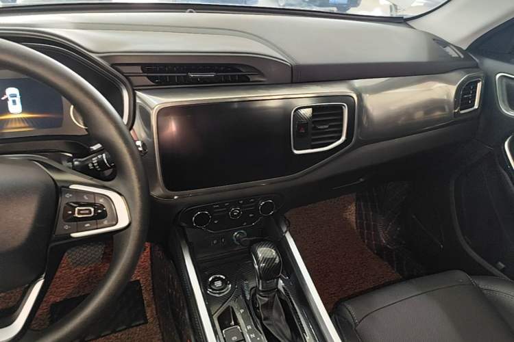 Used Chery Tiggo 8 2018 1.5 TCI Automatic Luxury 7-Seater Center Console