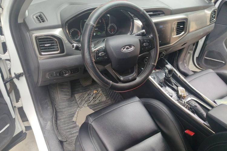 Used Chery Tiggo 8 2018 1.5 TCI Automatic Prestige 7-Seater Center Console