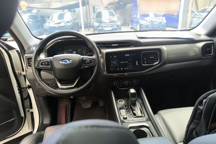 Used Chery Tiggo 8 2018 1.5 TCI Automatic Prestige 5-Seater Center Console