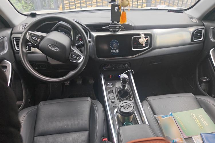 Used Chery Tiggo 8 2018 1.5 TCI Manual Luxury 7-Seater Center Console