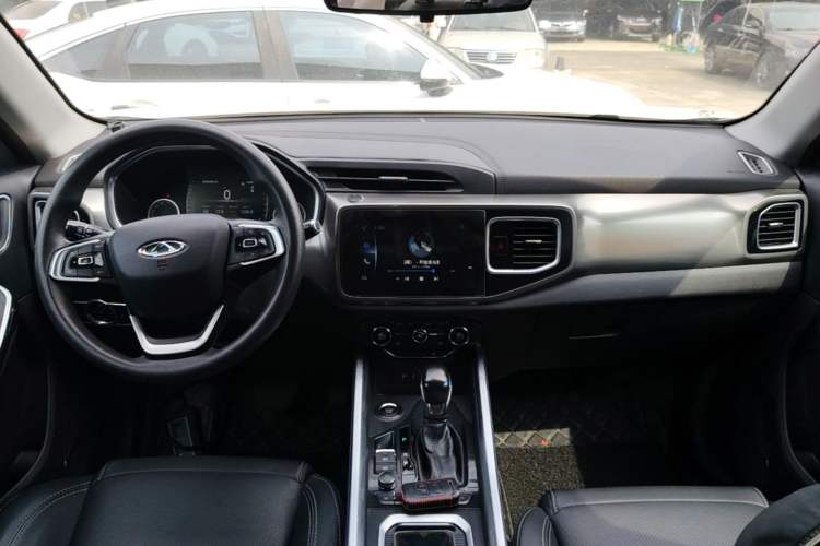 Used Chery Tiggo 8 2018 1.5 TCI Automatic Luxury Model 5 Seats Center Console