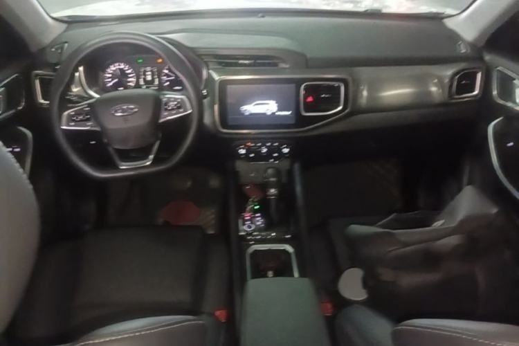 Used Chery Tiggo 8 2018 1.5 TCI Automatic Exclusive Edition 5-seater Center Console